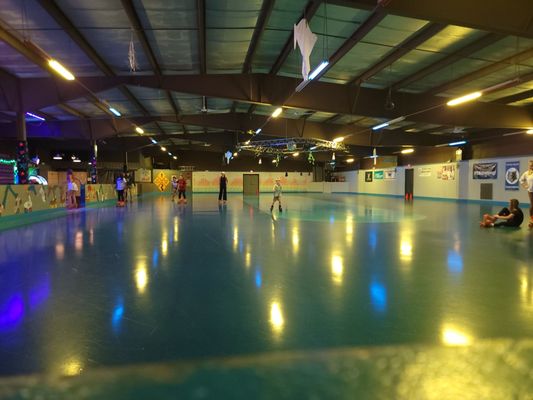 Traxside Skating, 637 S Kane St, Burlington, WI 53105, US
