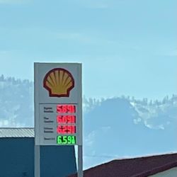 Shell - Doyle - Gas is $5.89 and up. Glad I have enough to make Reno!!