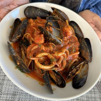 The Goat By David Burke - Pasta with mussels - Desserts Near Me - Union Beach, New Jersey