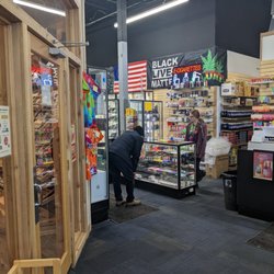 Albertville Tobacco And Vapor - Interior