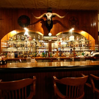 Main Street Pub & Steakhouse - the bar - Pubs Near Me - Gainesville, Texas