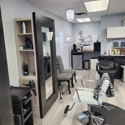 Zeni Beauty Salon