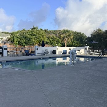 Hotel Alice - Pool - Hotels Near Me - Pine Knoll Shores, North Carolina Hotel Alice - Pool - Hotels Near Me - Pine Knoll Shores, North Carolina