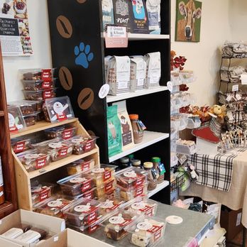 The Cow's Coop - Farmers Market Near Me - Canton, Connecticut