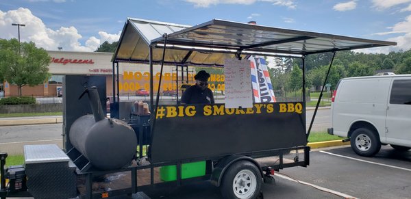 BIG SMOKEYS BBQ AND MORE by null