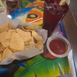 Dos Primos Mexican Restaurant - Chips & Salsa