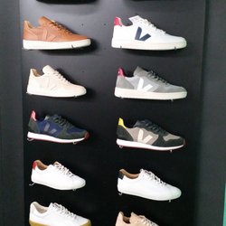 D Brand Store