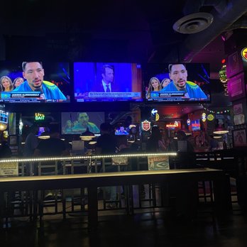 BREAK BAR - Updated February 2026 - 447 Photos & 602 Reviews - 32-04