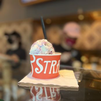 Salt & Straw - Wild-Foraged Slab Berry Pie & Goat Cheese Marionberry Habanero - Desserts Near Me - San Jose, California