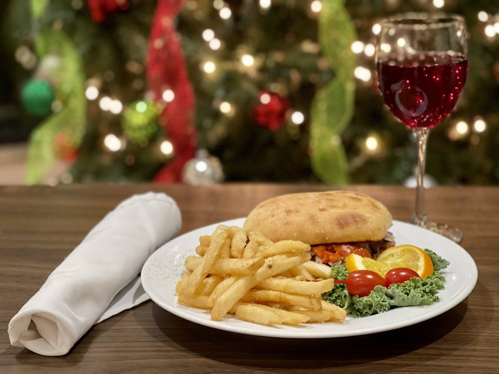 GARDEN GRILLE AND BAR Updated September 2024 41 Photos 1443 Pabst