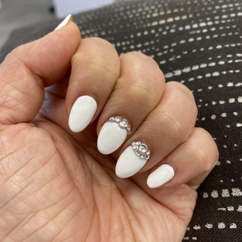 Glossi Nail Bar - Nail Salons Near Me - Colma, California