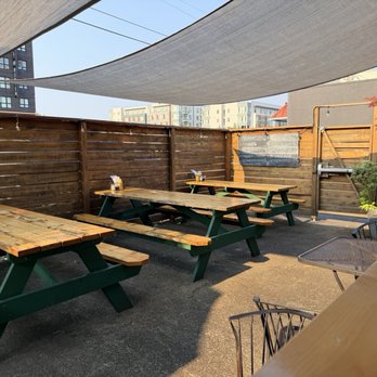 Smarty Pants Garage - Patio - New American Near Me - Burien, Washington
