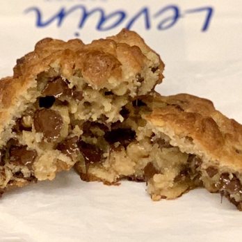 Levain Bakery - Williamsburg, Brooklyn - Chocolate Chip Walnut Cookie - Bakeries Near Me - Brooklyn, New York Levain Bakery - Williamsburg, Brooklyn - Chocolate Chip Walnut Cookie - Bakeries Near Me - Brooklyn, New York