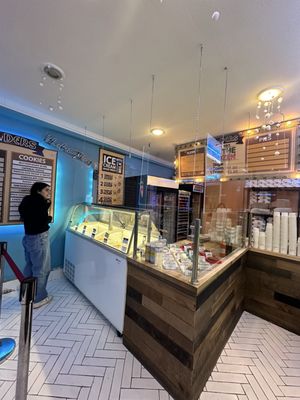 Sliders Bakery and Ice Cream Factory by null
