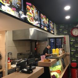 L'Aixpress Kebab - The inside and prep areas