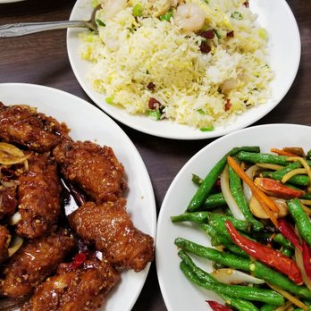 3 Star Restaurant - Garlic wings, yang chow fried rice and string beans - Filipino Near Me - Vallejo, California