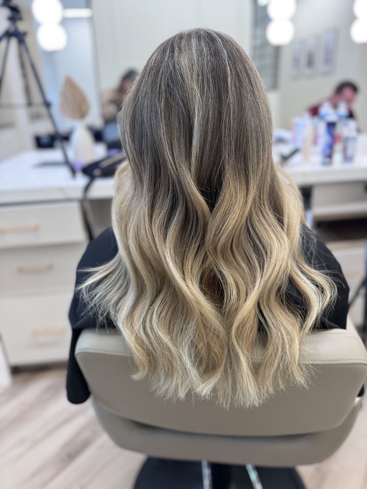 Mandy Lee Hair Logo