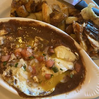 Francesca's On Pawtucket - Huevos Rancheros with steak soooo delicious - American Near Me - Pawtucket, Rhode Island