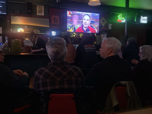 Peter's Bar and Grill by null