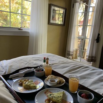 Eden Vale Inn - Breakfast Live Oak - Bed & Breakfast Near Me - Placerville, California
