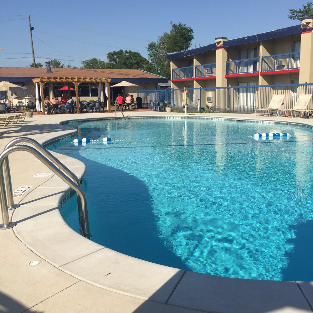 Capri Lounge - Around the pool - Lounges Near Me - Augusta, Georgia