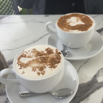 Cafe Jolie - Differences in cinnamon on Chai Lattes - Breakfast & Brunch Near Me - Alameda, California