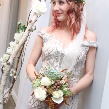 Gaia Flowers - I asked for tulle, but the florist didn't have any so she borrowed some from her friend's shop! - Florists Near Me - Las Vegas, Nevada Gaia Flowers - I asked for tulle, but the florist didn't have any so she borrowed some from her friend's shop! - Florists Near Me - Las Vegas, Nevada