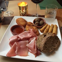 Onder den Toren - Mixed tapas, black bread is also very good