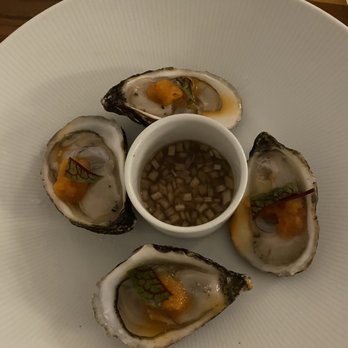 1540 Room - Raw oysters - Southern Near Me - Savannah, Georgia