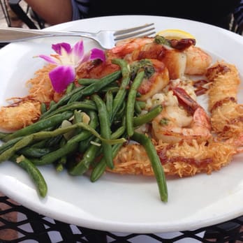 Corkscrew Saloon - Corkscrew trio. Coconut shrimp, scallops, green beans....so much food! - Seafood Near Me - Medina, Ohio