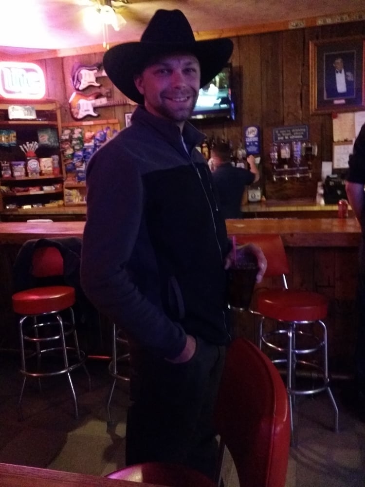 CENTERVILLE BAR Updated August 2024 684 Stockett Rd, Stockett