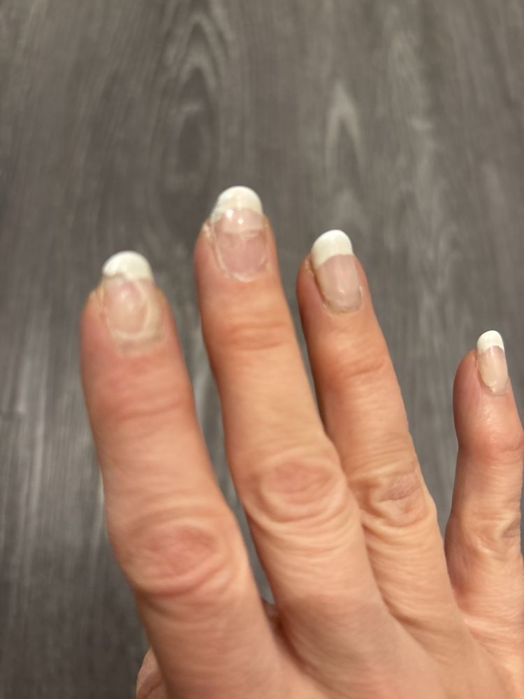 Diamond Nails 2000 Logo