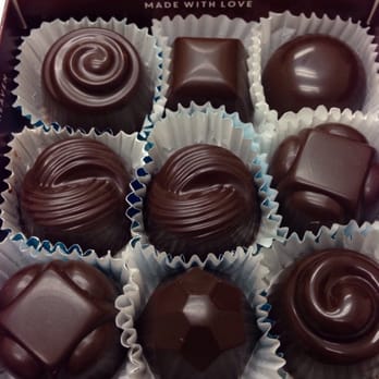 Choco le'a - 9 pieces custom assortment - Chocolatiers & Shops Near Me - Honolulu, Hawaii