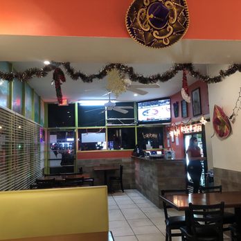 Quates Mexican Restaurant - Mexican Near Me - Oakland Park, Florida