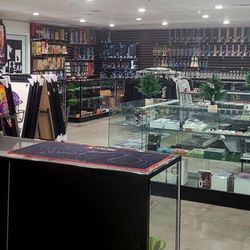 Heady - Zoom in and check out the glass
