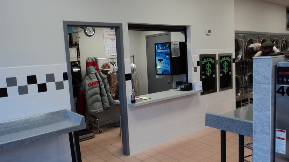 FIRST STREET LAUNDROMAT Updated October 2024 18 Photos 8385 W