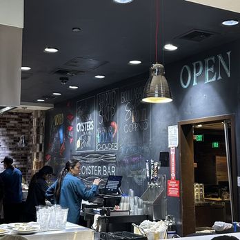 The Oyster Bar - Bars Near Me - Stateline, Nevada