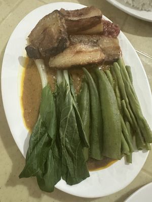 Aling Lucing by null