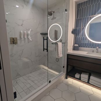 Le Méridian - Shower - Hotels Near Me - Fort Worth, Texas