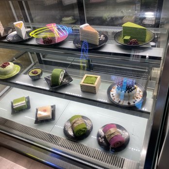 Matcha En - Display case with cute desserts - Desserts Near Me - Chicago, Illinois