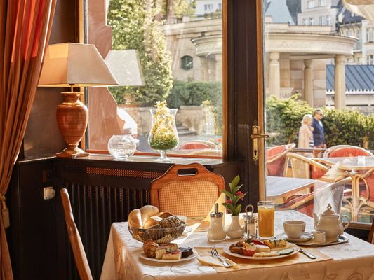 Hotel Romance by null