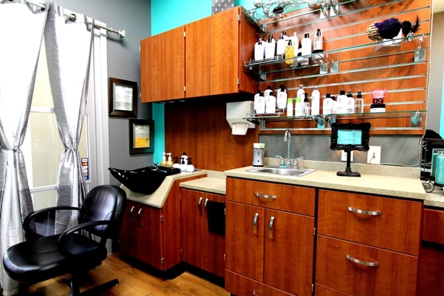 Polished Hair Boutique @ Sola Salons Logo