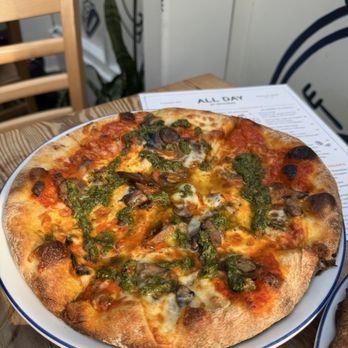 Kramers - Mushroom pizza - Bookstores Near Me - Washington, DC, District of Columbia