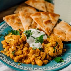 Dream Dinners Temecula - Spiced Chickpea and Cauliflower with Pita Bread