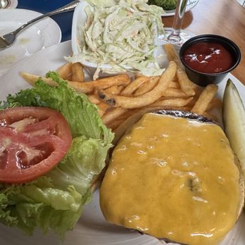 Guppys on the Beach - Seafood Near Me - Indian Rocks Beach, Florida