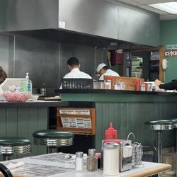 Uncle Buck's Diner - Cooking right by the counter! Loved this view.