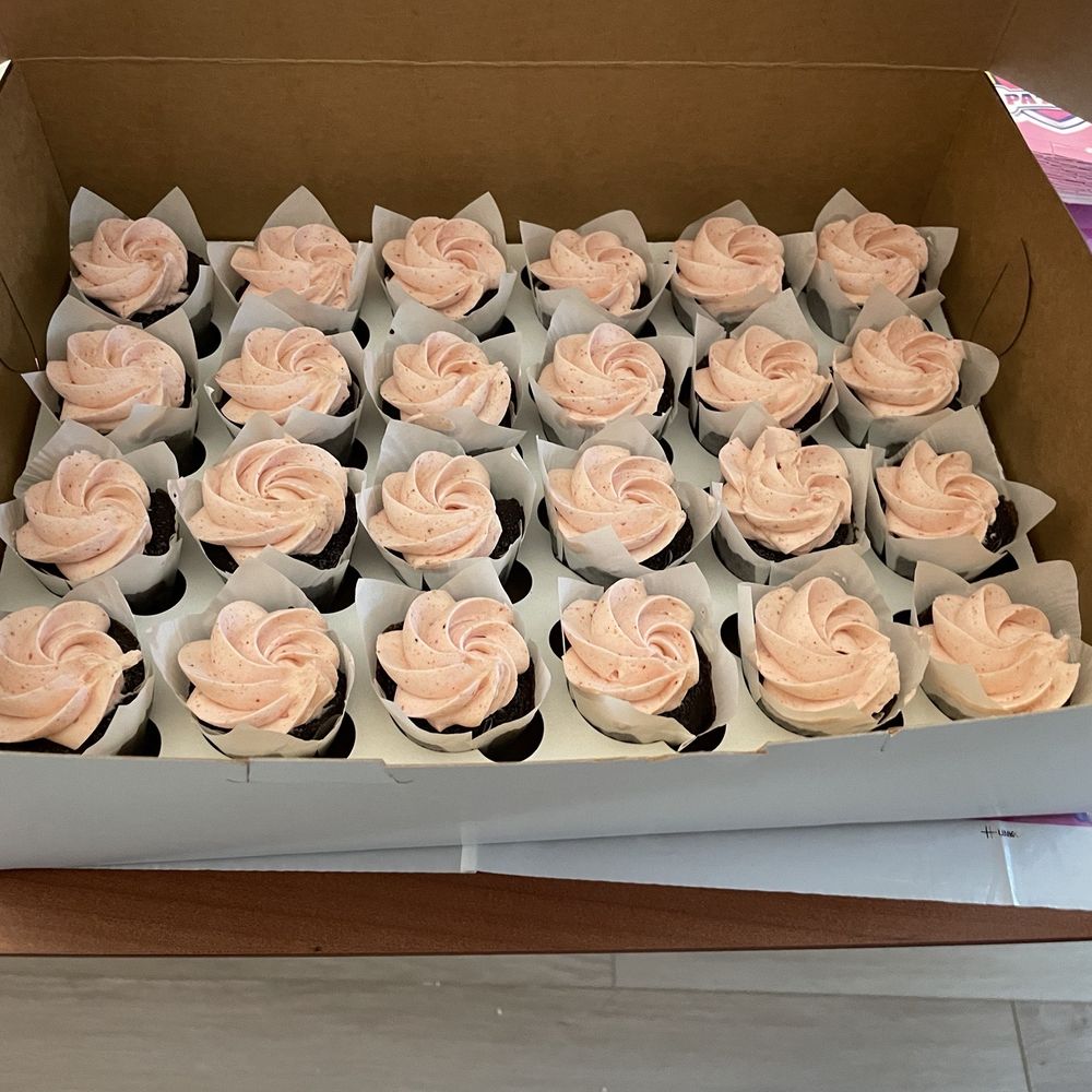 Sophisticake - a box of cupcakes - Cupcakes Near Me Sophisticake - a box of cupcakes - Cupcakes Near Me