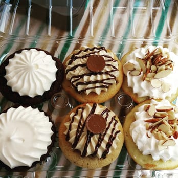 Cupcake Junkie - So many delicious cupcakes for special order. - Cupcakes Near Me - Baton Rouge, Louisiana