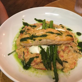 Willy's Ale Room - Pan Roasted Salmon - Chicken Wings Near Me - Acton, Maine