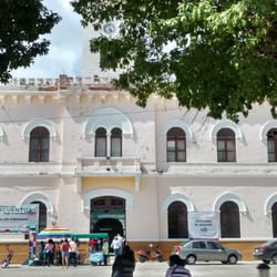 Parque de la Paz - Al frente esta la "Ex Penitenciaria"